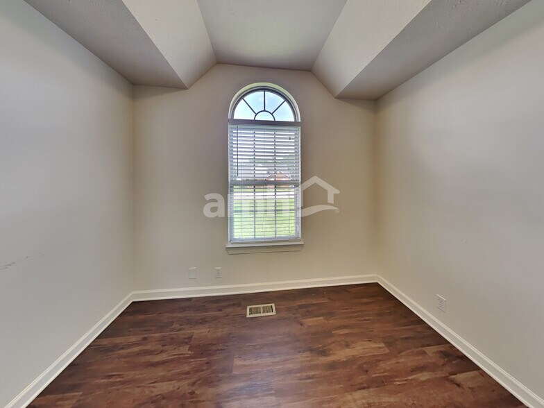 Building Photo - 1630 E Blairmont Dr