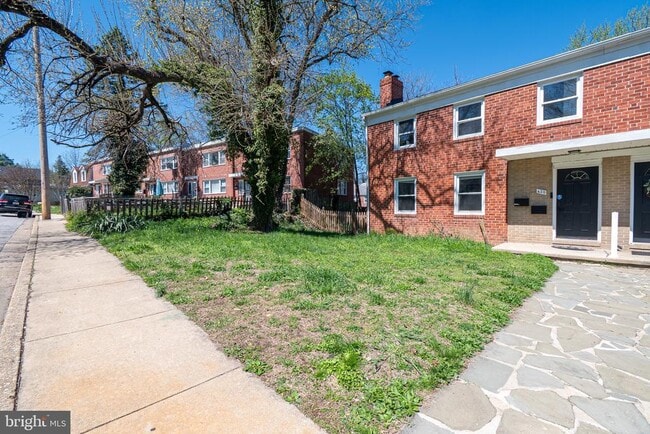 Building Photo - 620 Harwood Ave