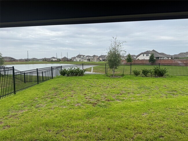 Building Photo - 2944 Cordova Hl Dr