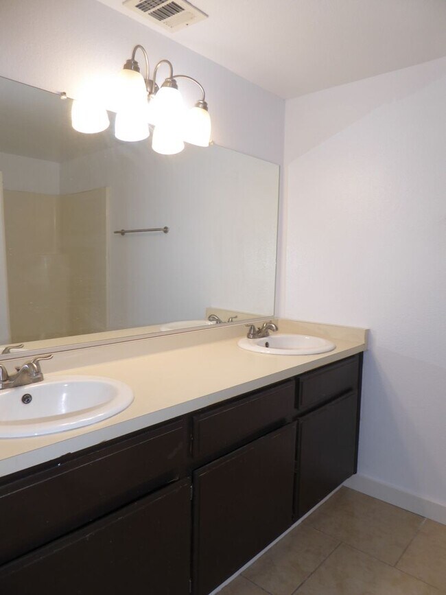 Building Photo - 824 Capehart Ct