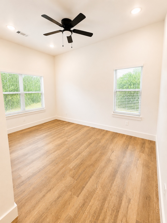 Building Photo - Michael Cole Townhomes