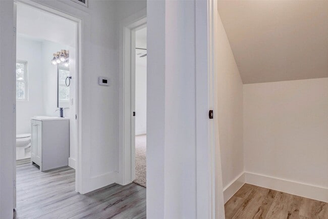 Building Photo - 8505 Denby St