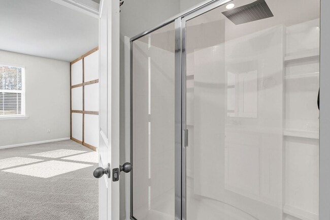 Building Photo - 3 Bedroom 2.5 Bath Located in Pine Hills i...