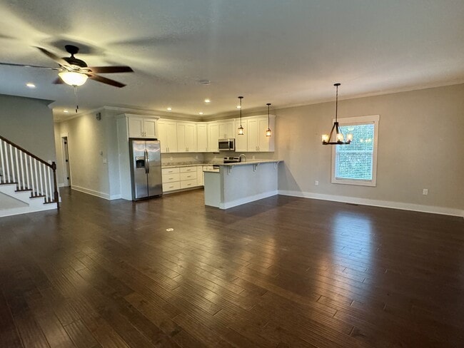 Building Photo - 200 Banks St