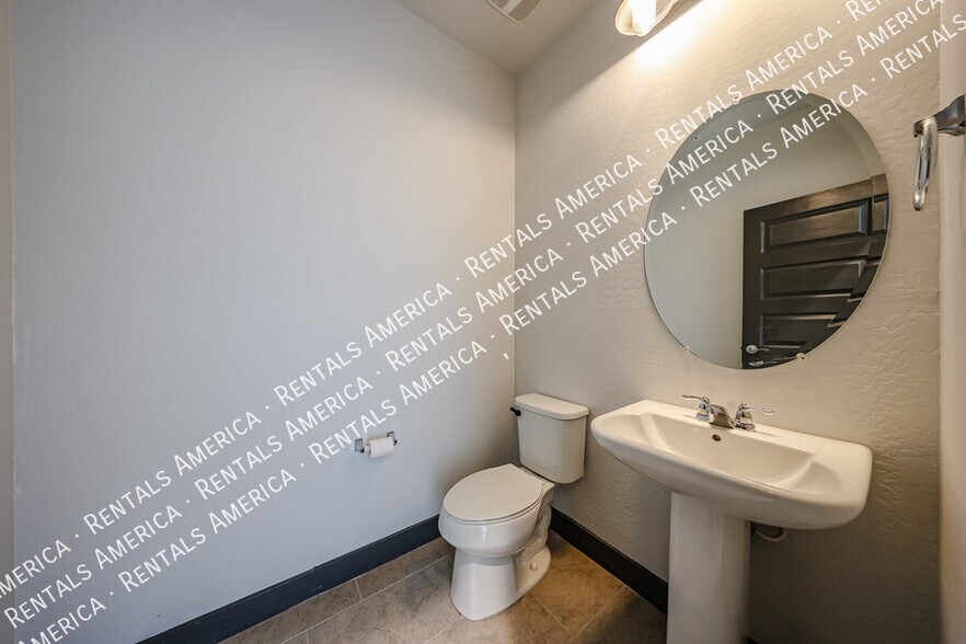 Building Photo - 9862 E Ignition Dr