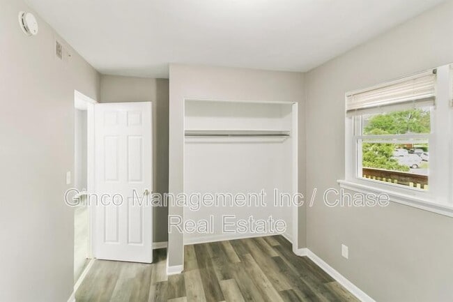 Building Photo - 1021 Tollview Ave