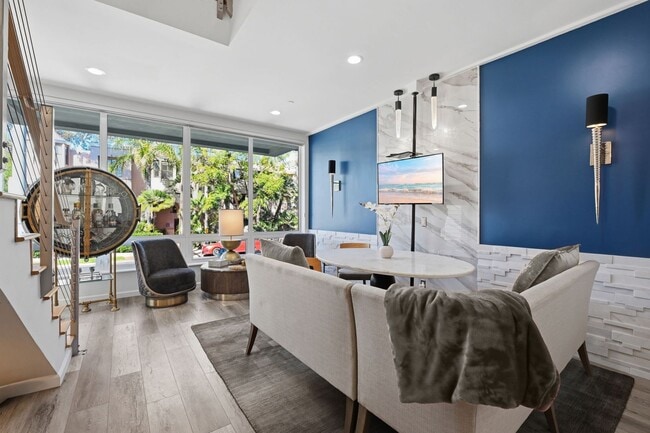 Building Photo - Furnished 2 bedroom