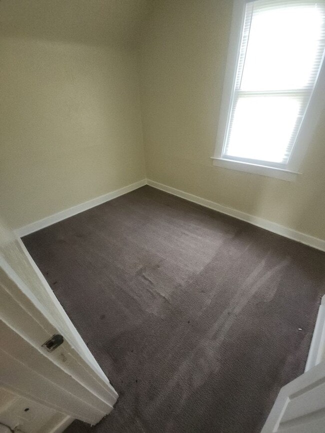 Building Photo - 3 Bed 1 Bath