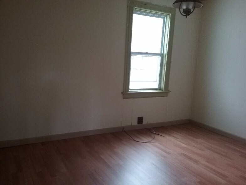 Building Photo - 30 Hardy St