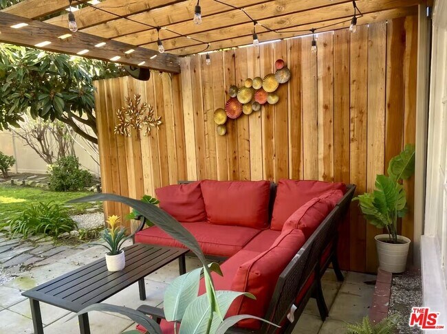 Building Photo - 5944 Irvine Ave