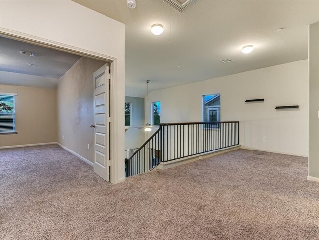 Building Photo - 1620 Bryant Dr
