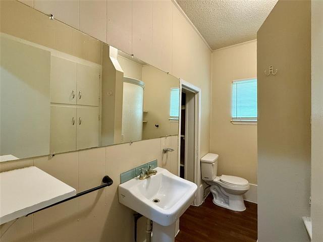 Building Photo - 405 S Bois D'Arc St