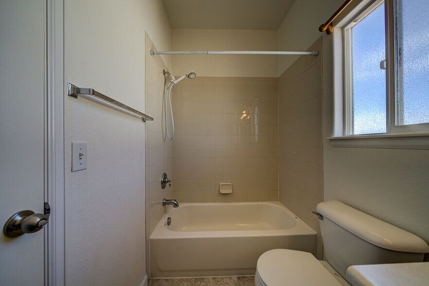 Second Master (Bathroom #3) - 12643 Pine Valley Cir
