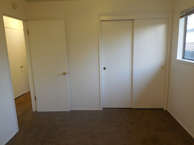 Building Photo - 3 Bedroom / 1.5 Bath House
