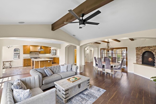 Building Photo - 1609 S Ola Vista