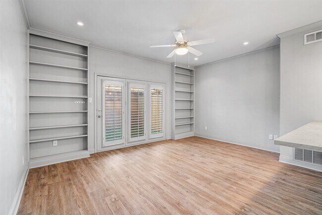 Building Photo - 14707 Barryknoll Ln