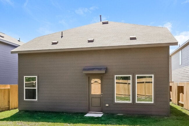 Building Photo - 13495 Bay Springs Dr