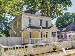 Building Photo - Charming Historic American Foursquare Home...