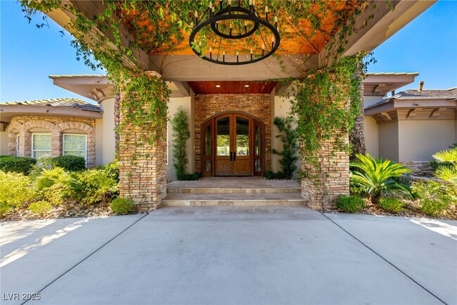 Building Photo - 9813 Moon Valley Pl