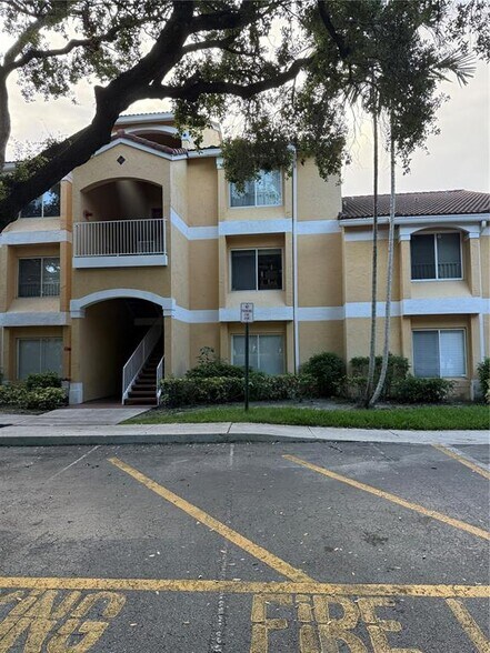 Building Photo - 2350 NW 33rd St