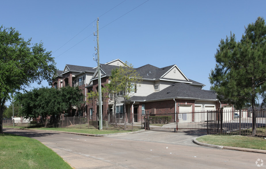 Building Photo - Sugar Creek Apartments