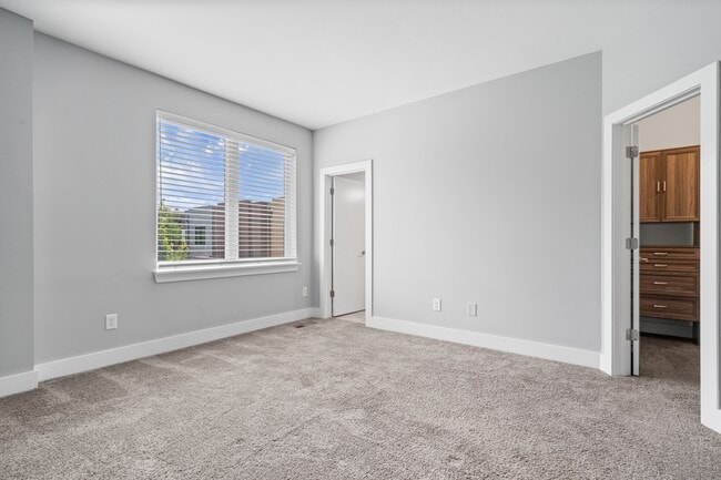 Building Photo - 1009 N Park Ave