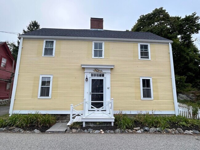Building Photo - 42 Piscataqua St