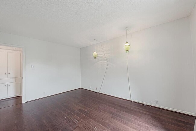 Building Photo - 2601 Bellefontaine St