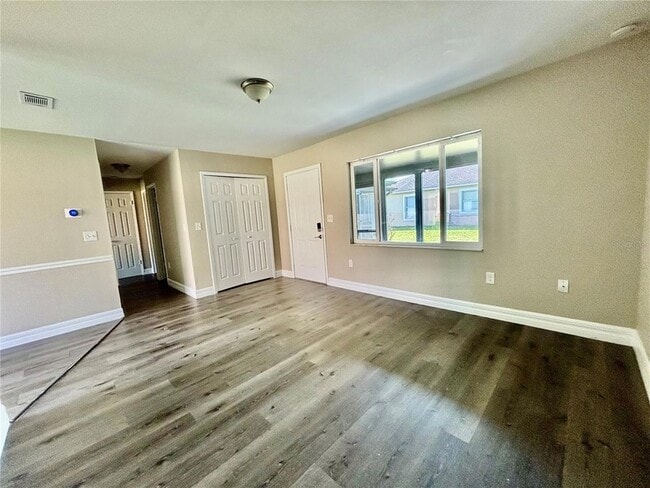 Building Photo - 504 Blackbird Ln