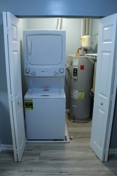 Laundry - 3400 Tulleys Pointe Ct