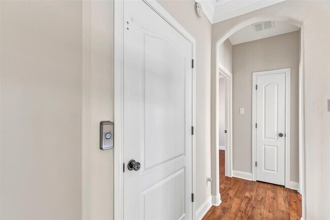 Building Photo - 135 Low Country Ln