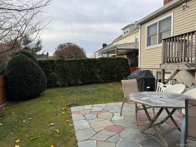 Building Photo - 106 Madison Rd