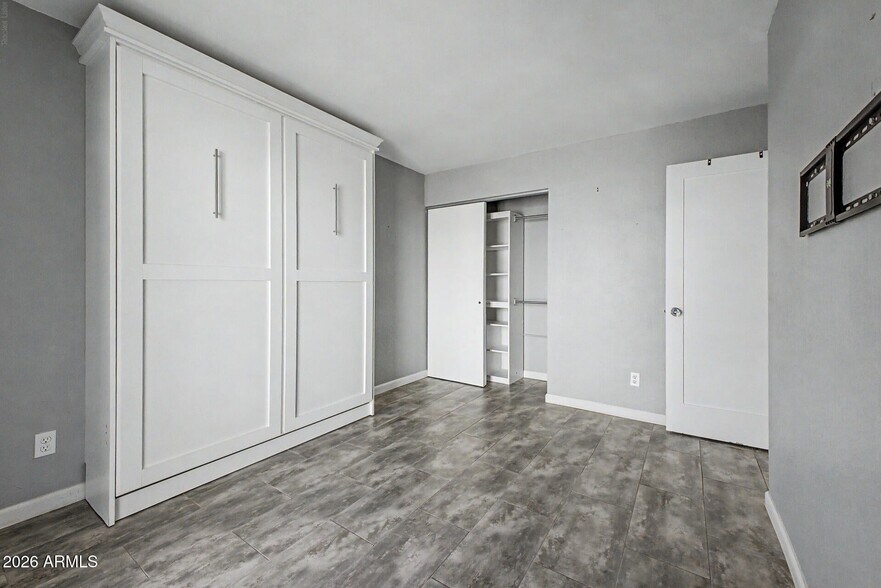 Building Photo - 5209 N 18th Dr