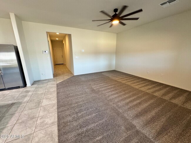 Building Photo - 18091 N Presley Ln
