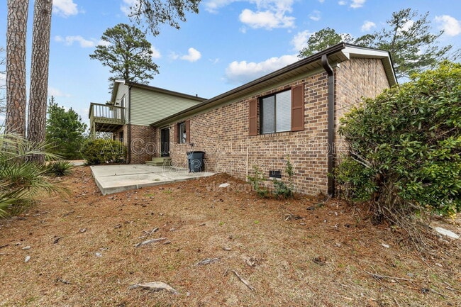 Building Photo - 305 Resort Dr