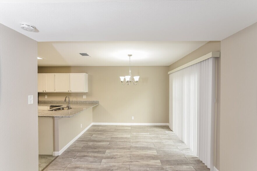 Building Photo - 4234 Sunrise Cove Dr