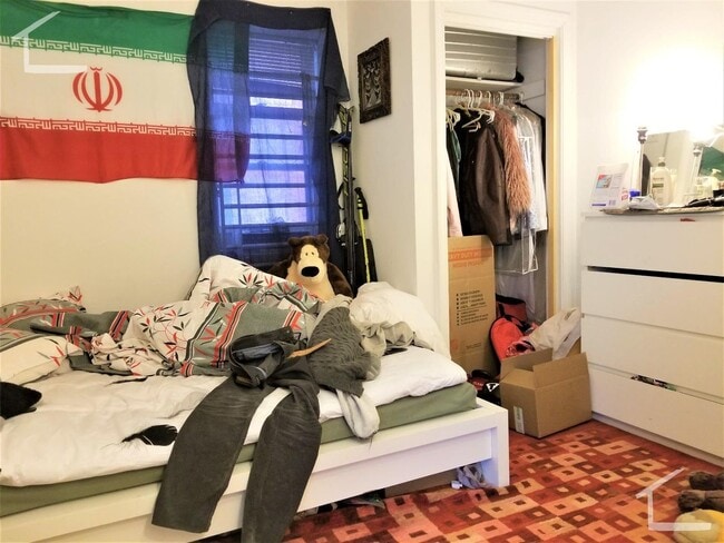 Building Photo - 2 bed steps to NorthEastern