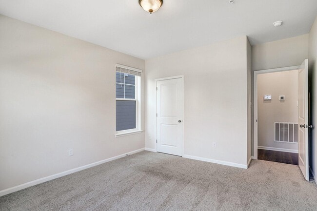 Building Photo - 404 Constellation Ln