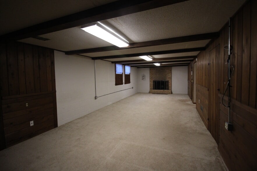 Building Photo - 6310 Vincent Ave S