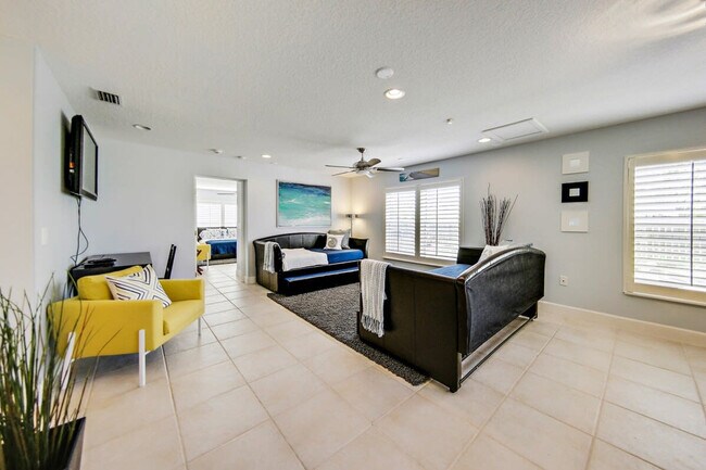 Building Photo - 24 Central Ave