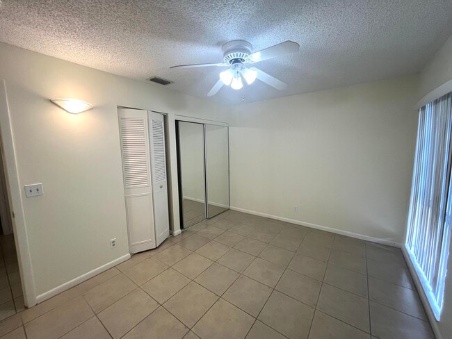 Building Photo - 4928 Sable Pine Cir