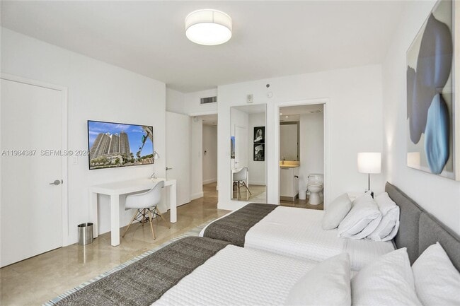 Building Photo - 400 Alton Rd