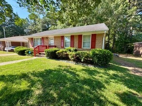 Building Photo - The Home You’ve Been Searching For!