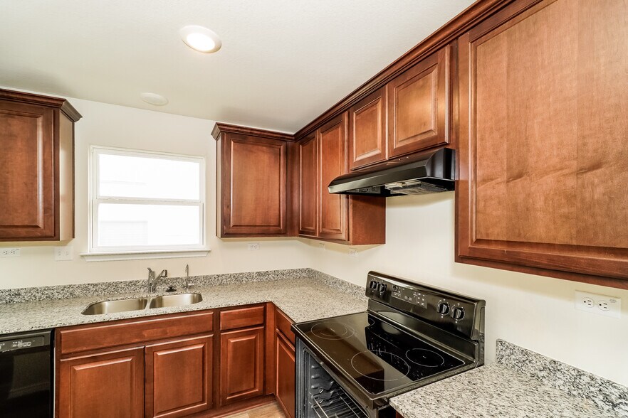 Building Photo - 819 Retama Pass