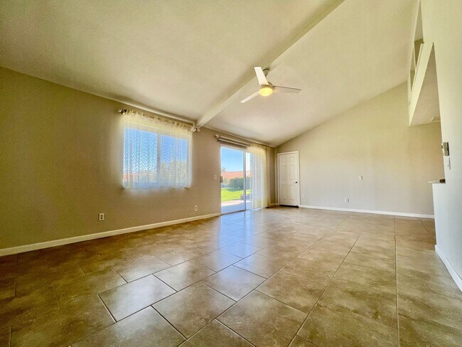 Building Photo - AVAILABLE NOW!!  BEAUTIFUL 2-Bedroom 3 -bathroom Condo in La Quint Palms! MOVE IN SPECIAL 50% OFF...