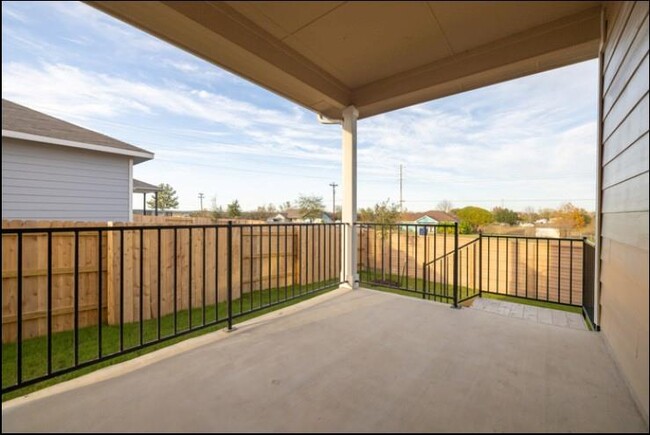 Building Photo - 353 Spiny Lizard Ln