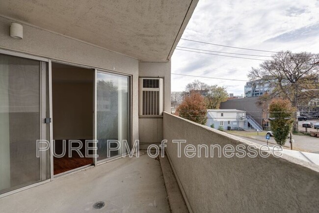 Building Photo - 900 19th Ave S