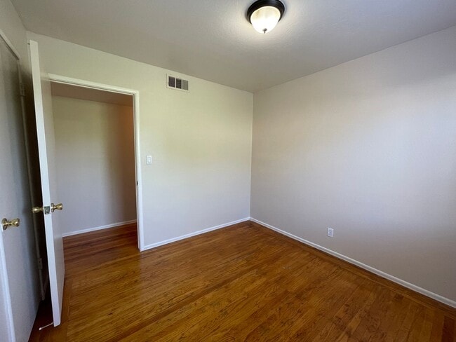 Building Photo - Single Story 3 Bedroom, 2 Bath Single Story Home with Huge Backyard!