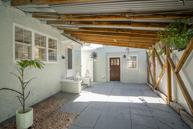 Building Photo - 3310 E Maritana Dr