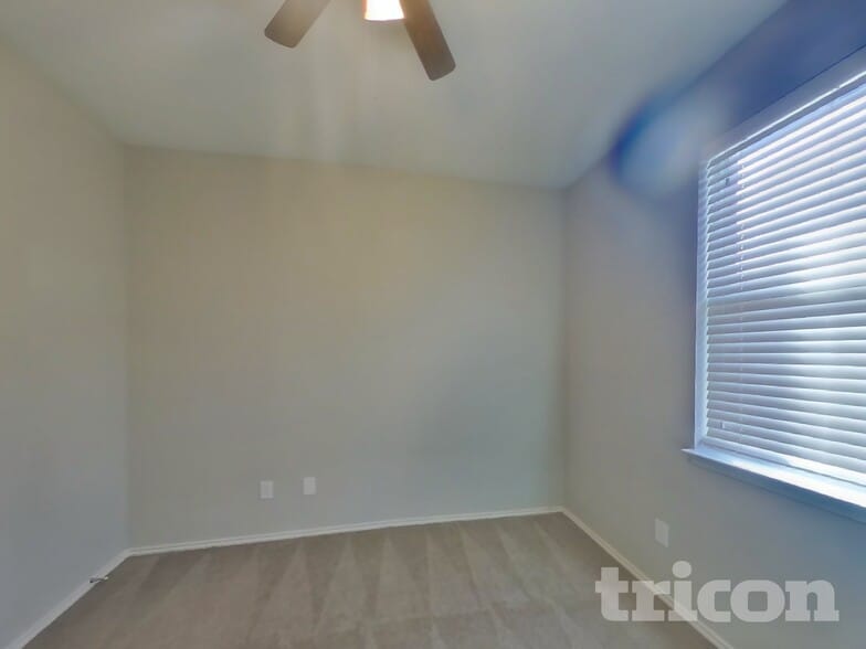 Building Photo - 2106 Rose May Dr